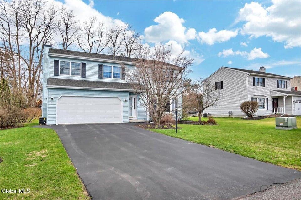 21 Frances Lane, Bethlehem, NY, photo 2