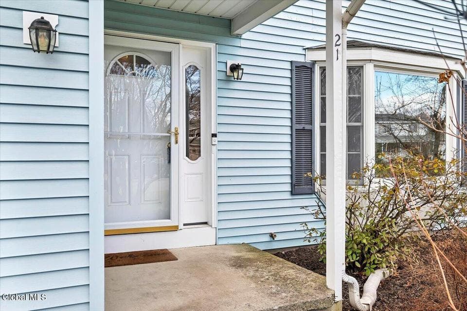 21 Frances Lane, Bethlehem, NY, photo 4