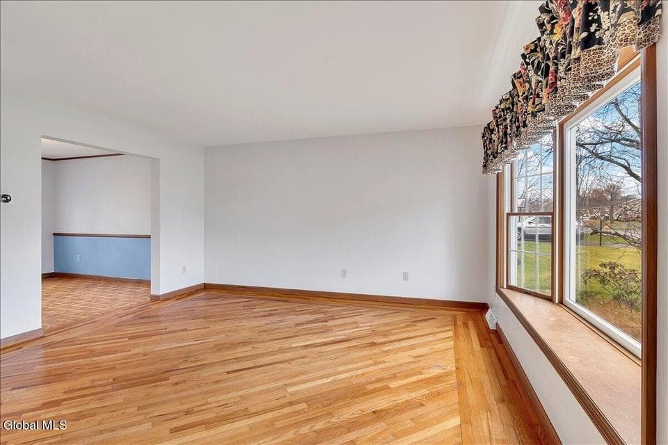 21 Frances Lane, Bethlehem, NY, photo 5