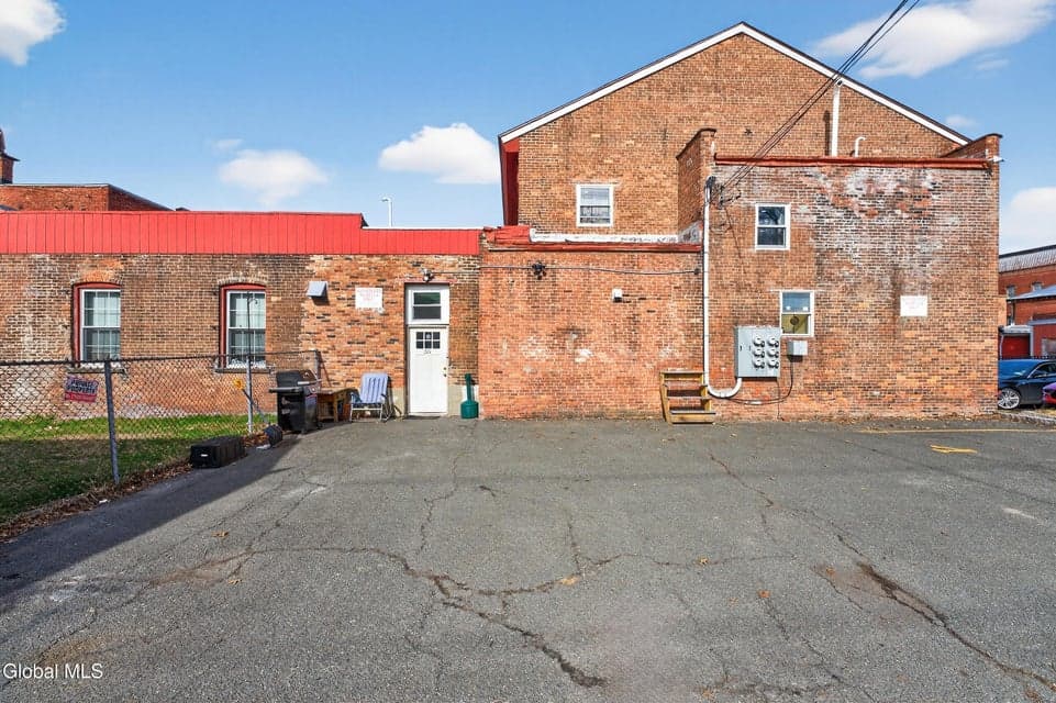 33-35 Third Street, photo 3