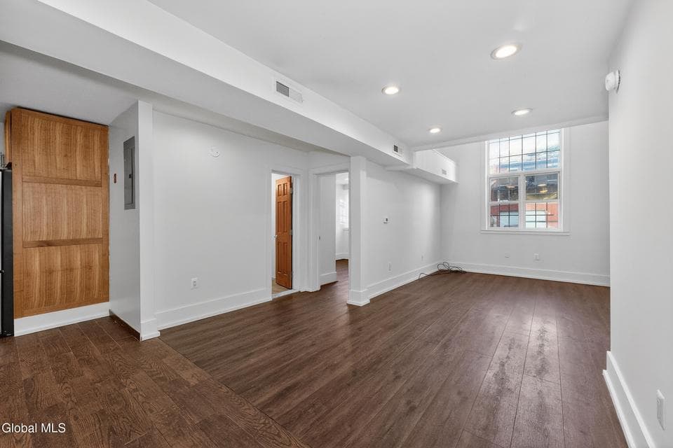 33-35 Third Street, photo 5