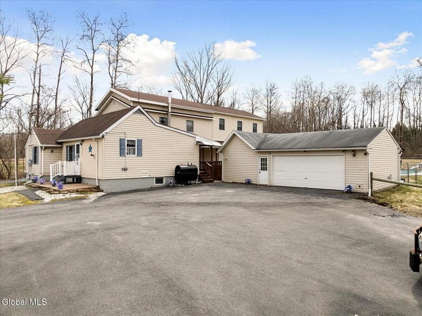 6126 Lowell Road, photo 3
