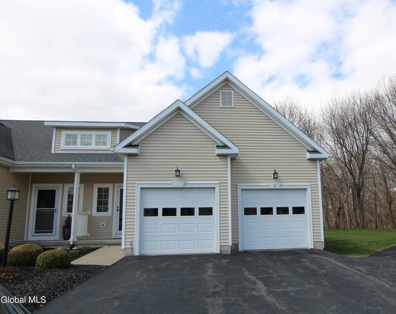7 Jordan Point Drive, photo 1