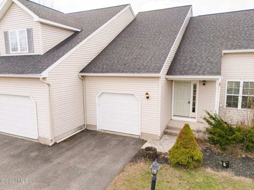70B Fellows Road, photo 2