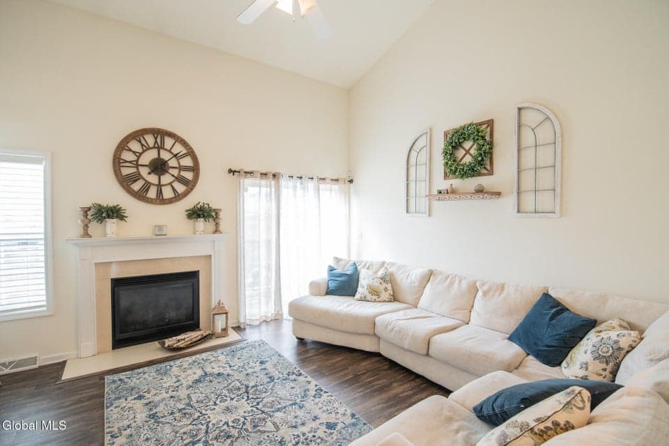 70B Fellows Road, photo 4