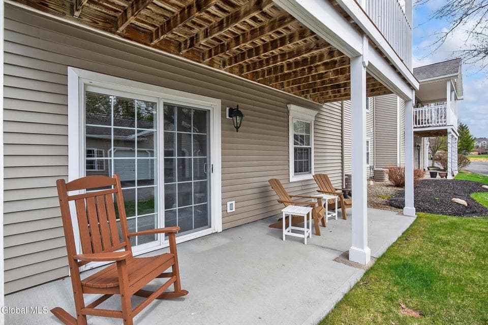 102 Evergreen Place, Rensselaer, NY, photo 3