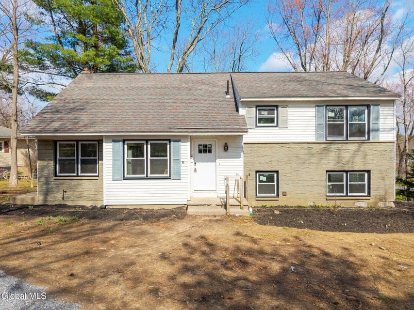 1030 Atateka Road, Niskayuna, NY