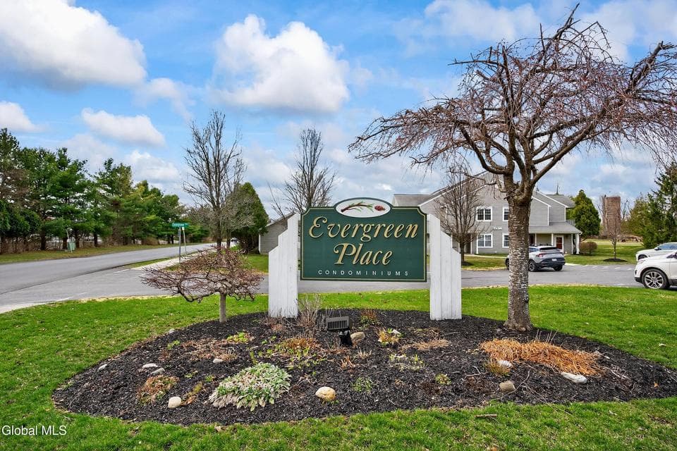 102 Evergreen Place, Rensselaer, NY, photo 2