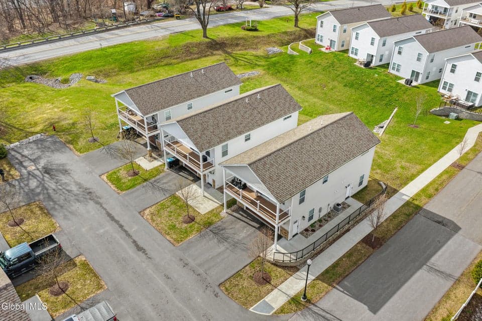 115 Marjorie Lane, photo 4
