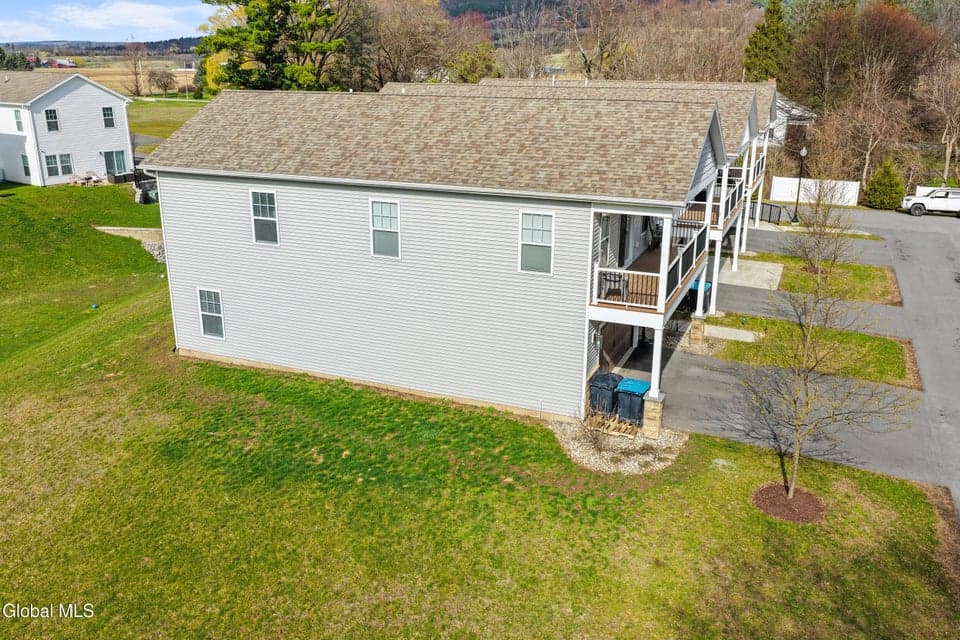 115 Marjorie Lane, photo 3