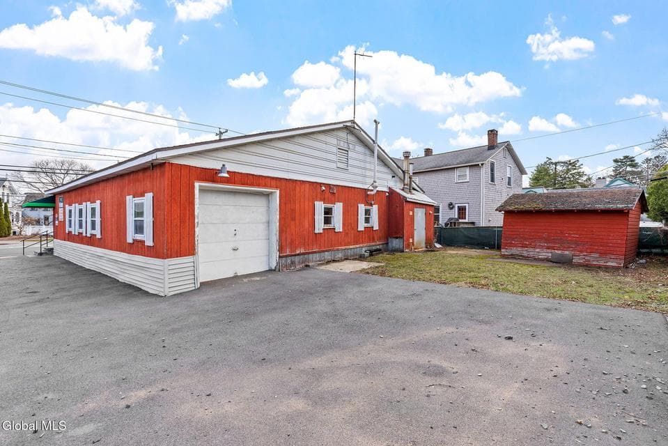 48 Lincoln Avenue, photo 4