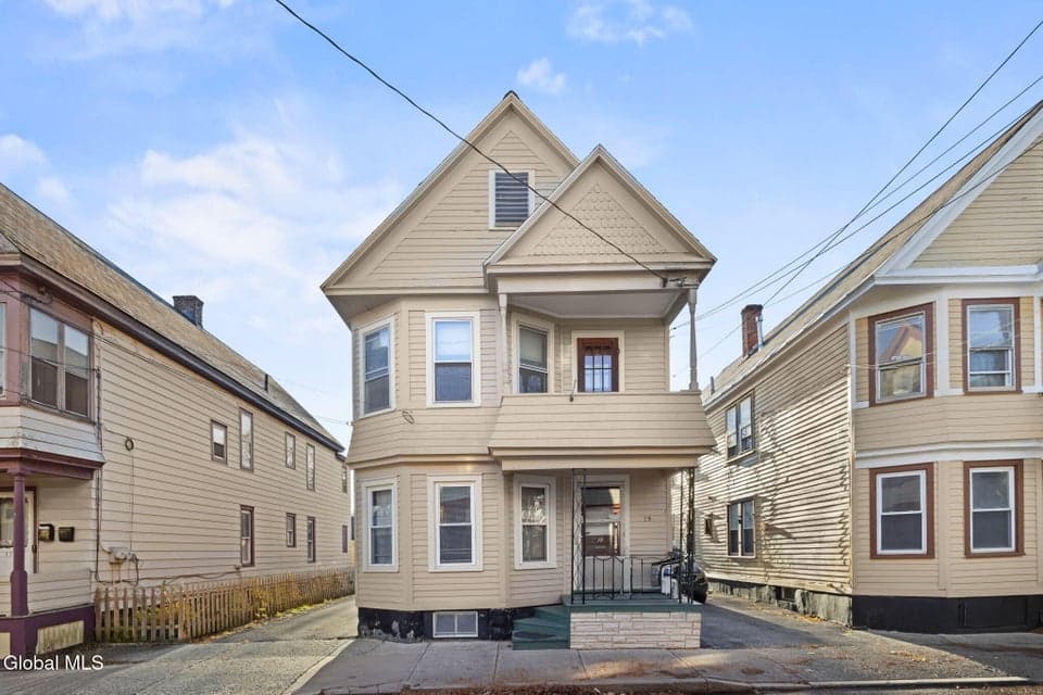 19 Ingersoll Avenue, photo 1