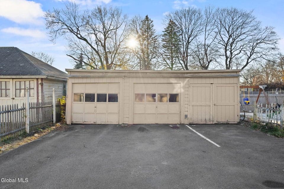 19 Ingersoll Avenue, photo 4