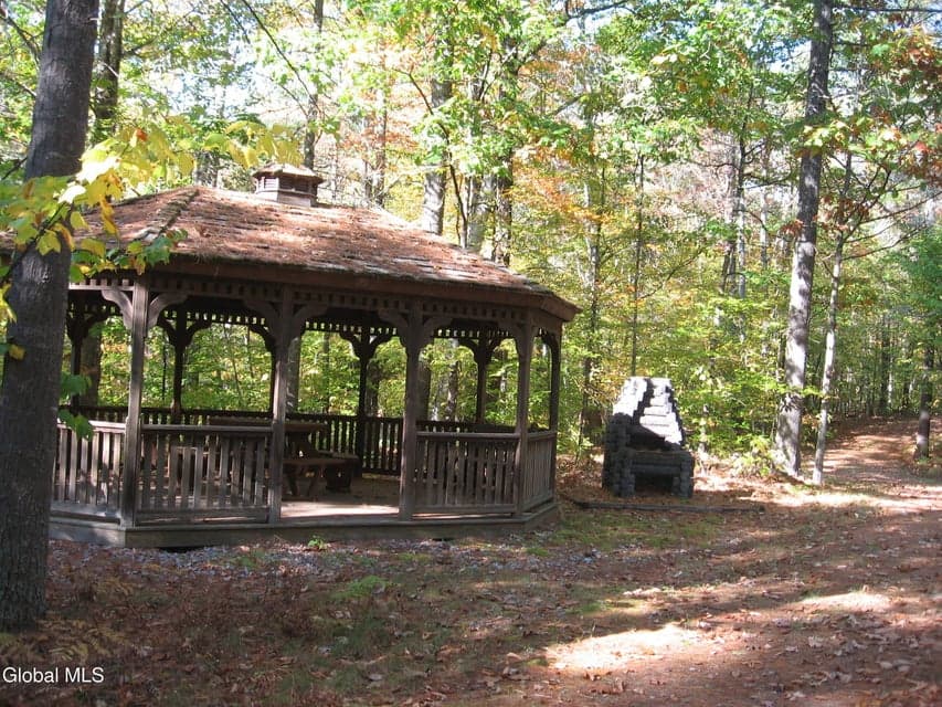386 Beaver Pond Road, photo 4