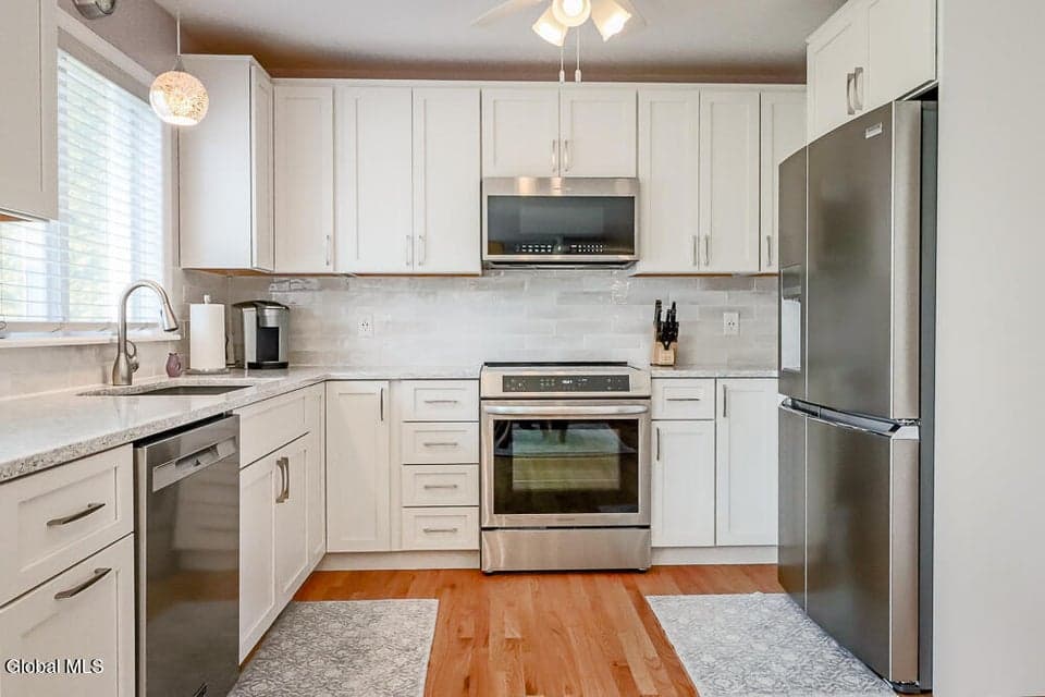 144 Blossom Lane, photo 5