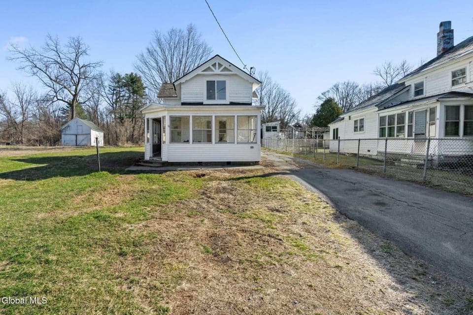 76 River Street, photo 2