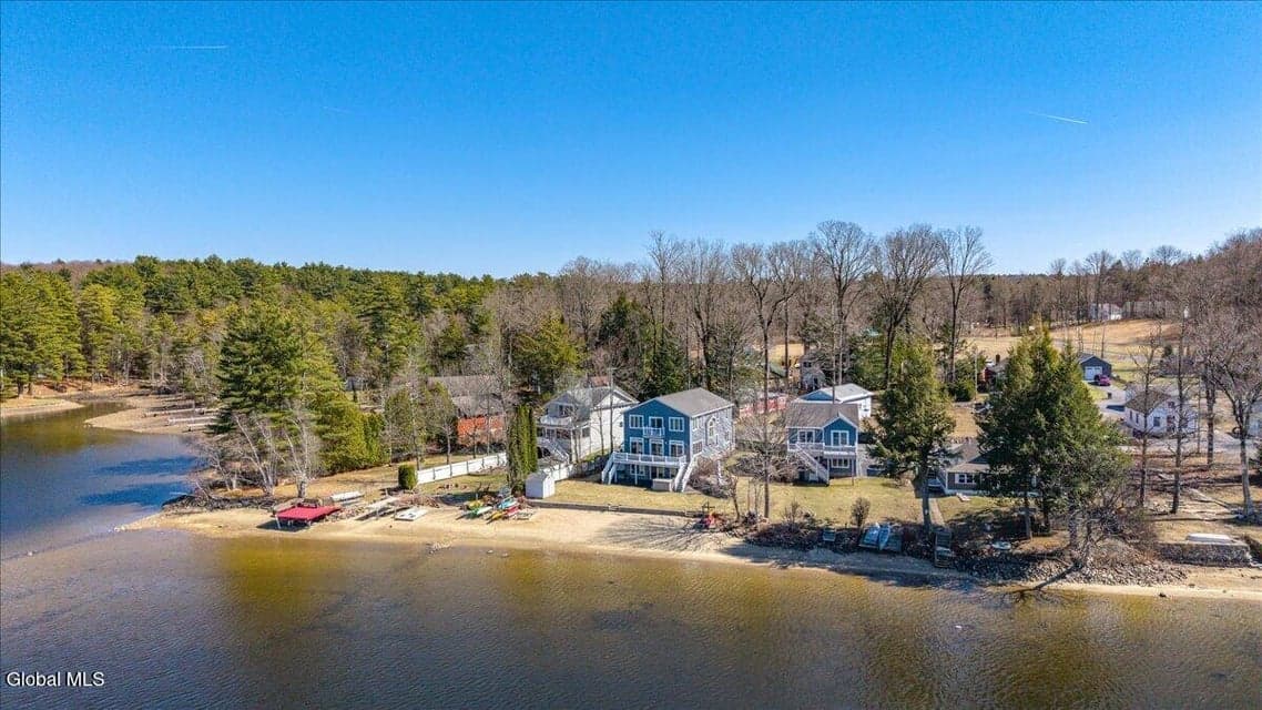 3043 E Shore South Road, photo 2