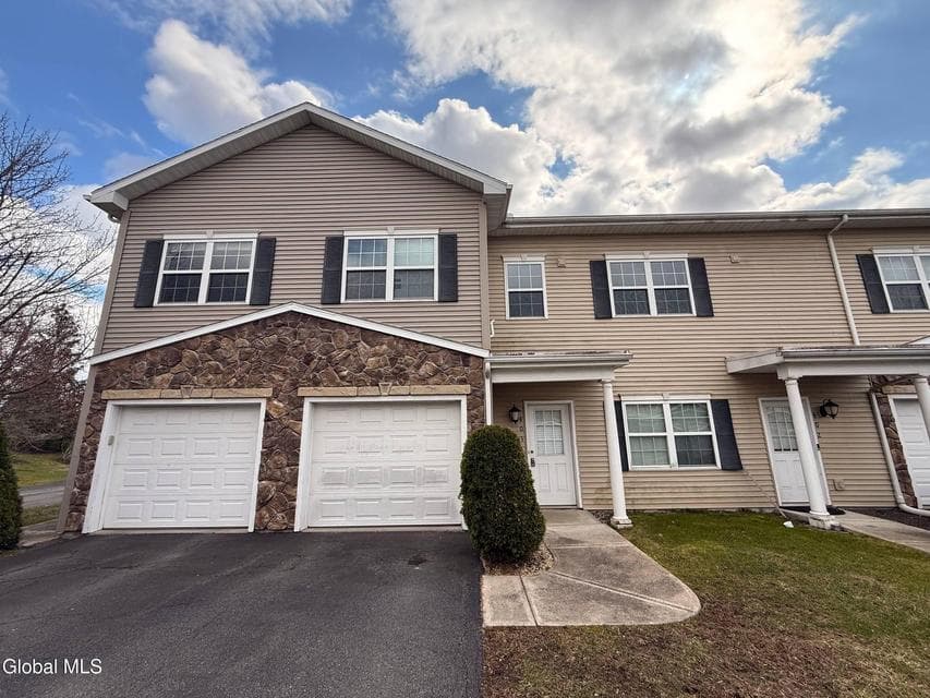 403 Avalon Place, photo 1