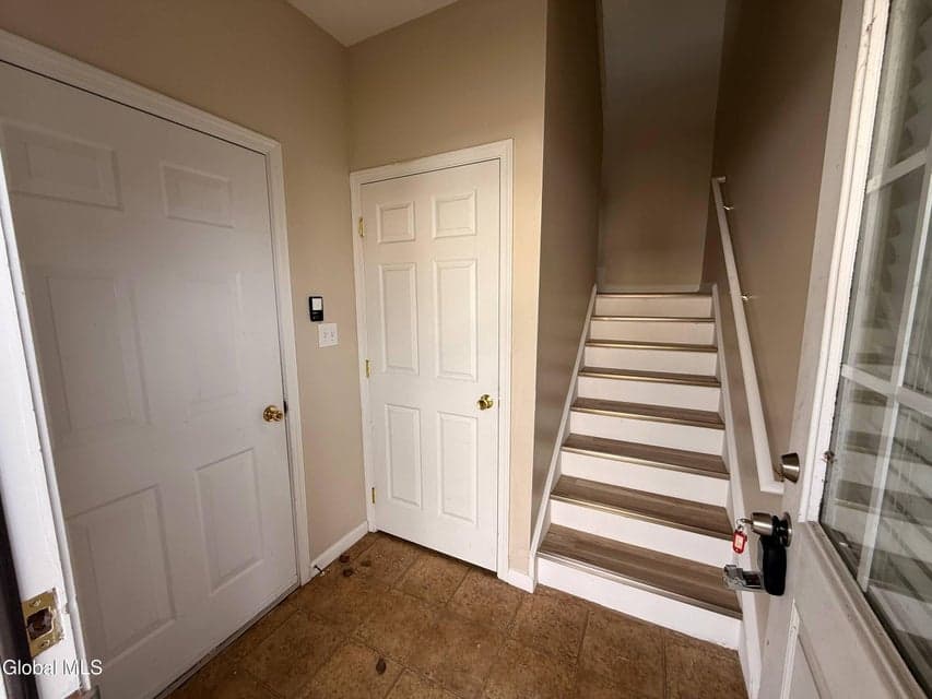 403 Avalon Place, photo 4