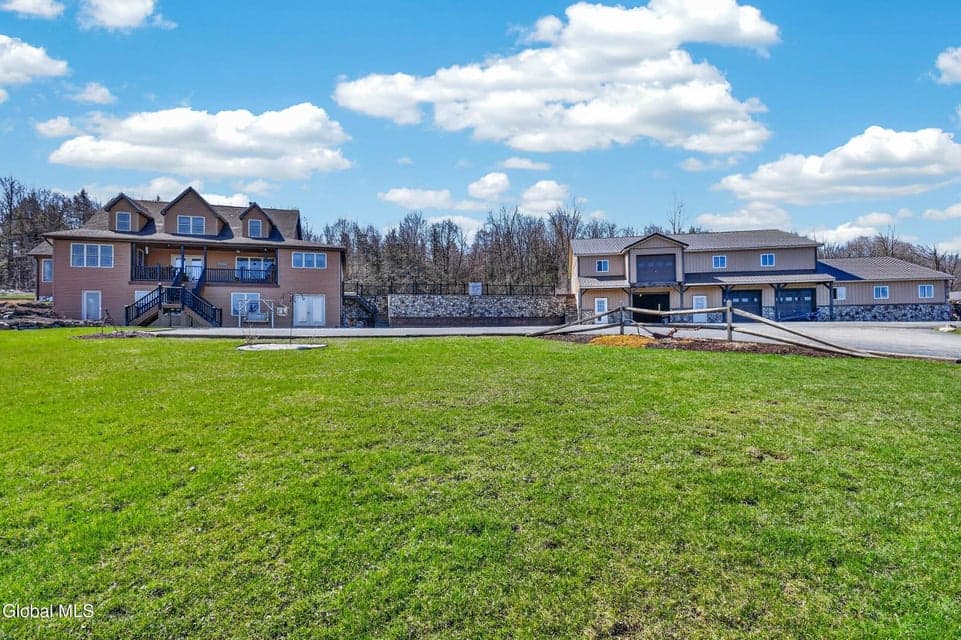 242 MacPhail Road, photo 1