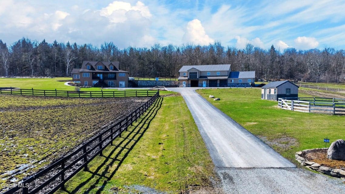 242 MacPhail Road, photo 4