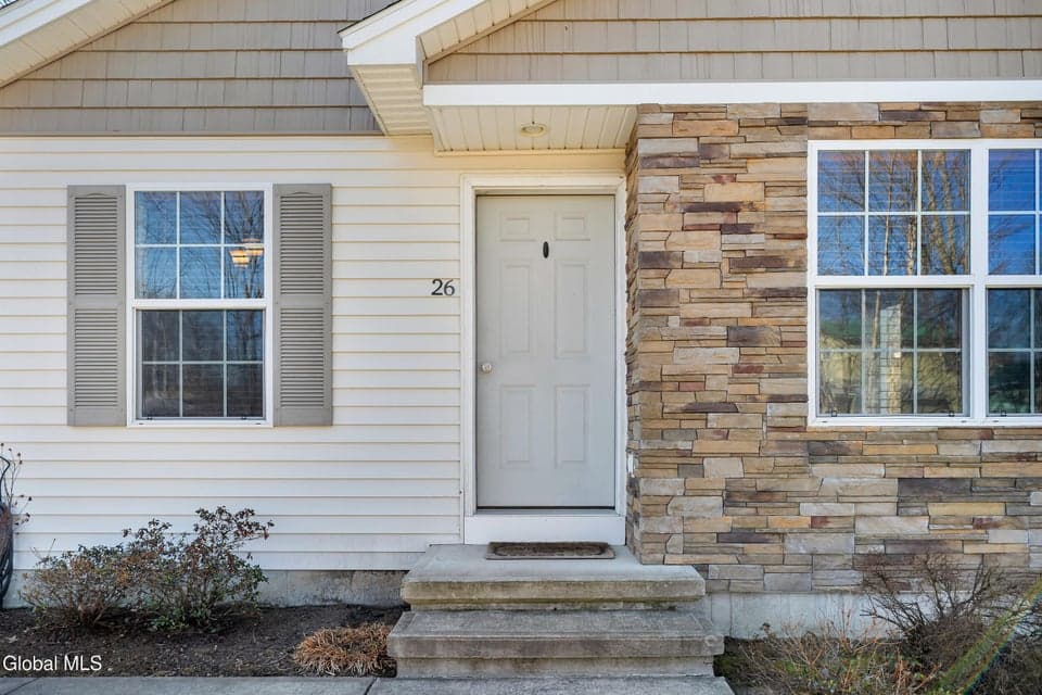 26 Parkview Lane, Glens Falls, NY, photo 3