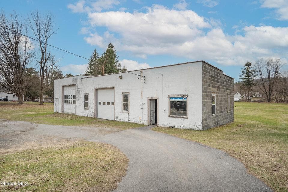 123 S Main Street, photo 2