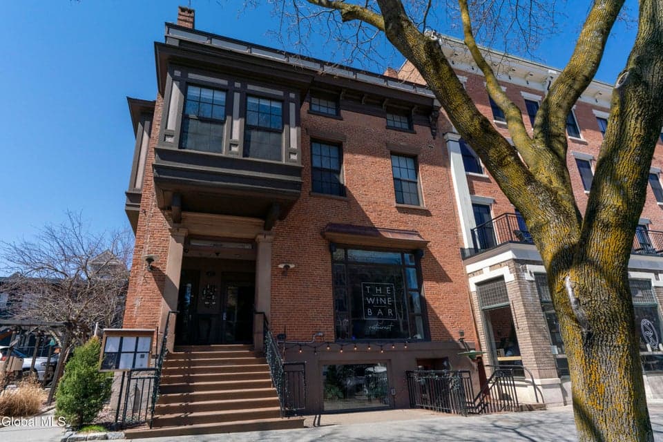417 Broadway, Saratoga Springs, NY 12866