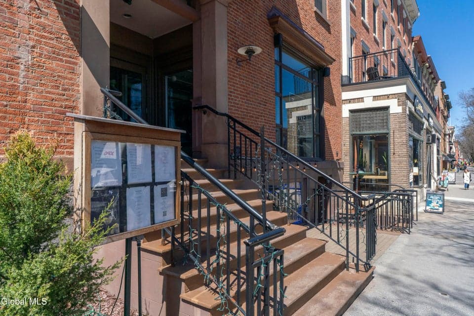 417 Broadway, photo 2
