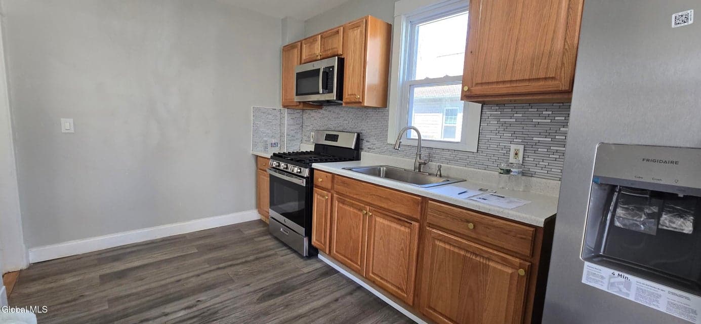 23 Albion Avenue, photo 5