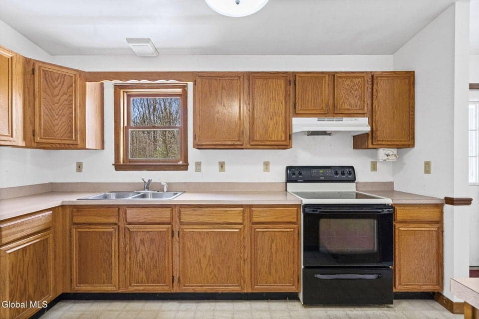 70 Kussler Way, Grafton, NY, photo 4