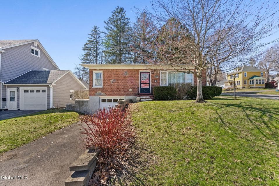 601 S Perry Street, Johnstown, NY, photo 1