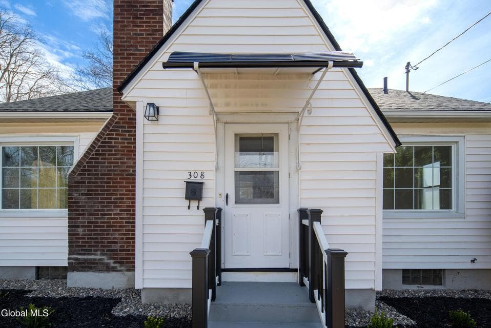 308 Kings Road, Schenectady, NY 12304, photo 2
