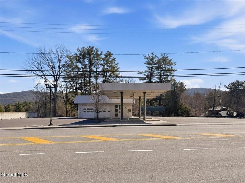 2124 US-9, photo 4