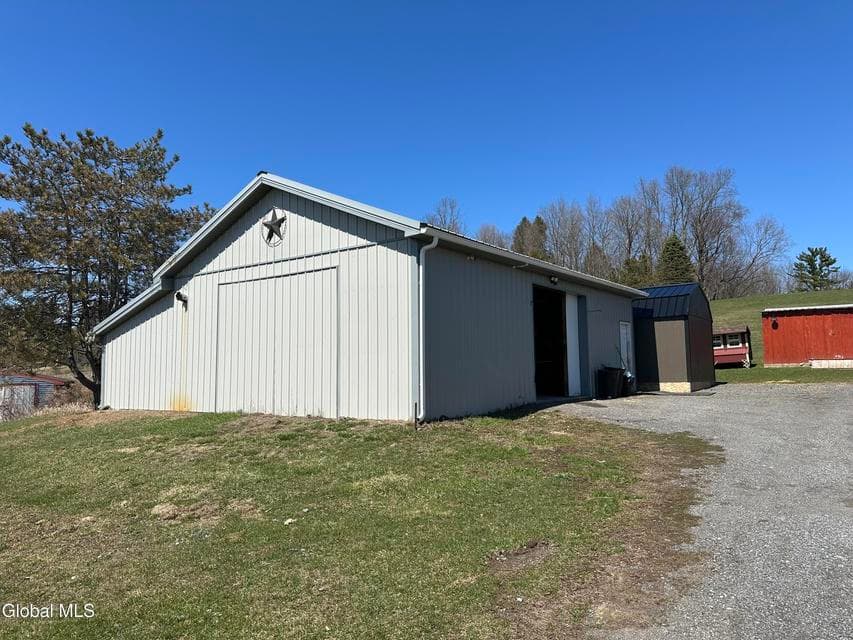 770 Oswegatchie Road, photo 3