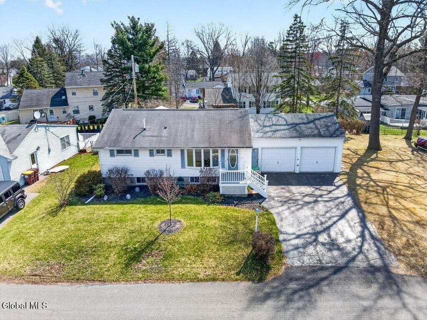 3 Hudson Place, Colonie, NY, photo 1