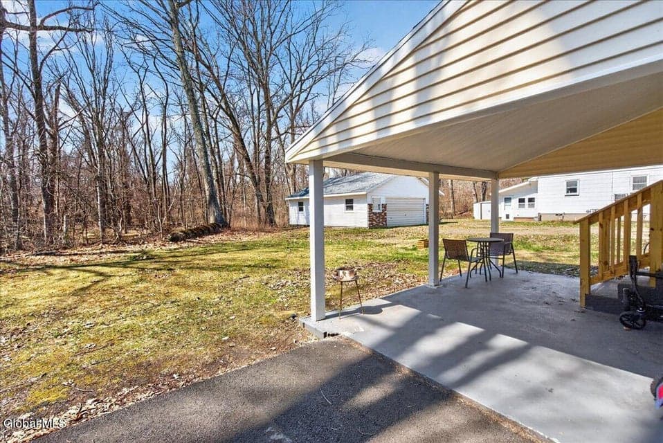 6129 Johnston Road, photo 5
