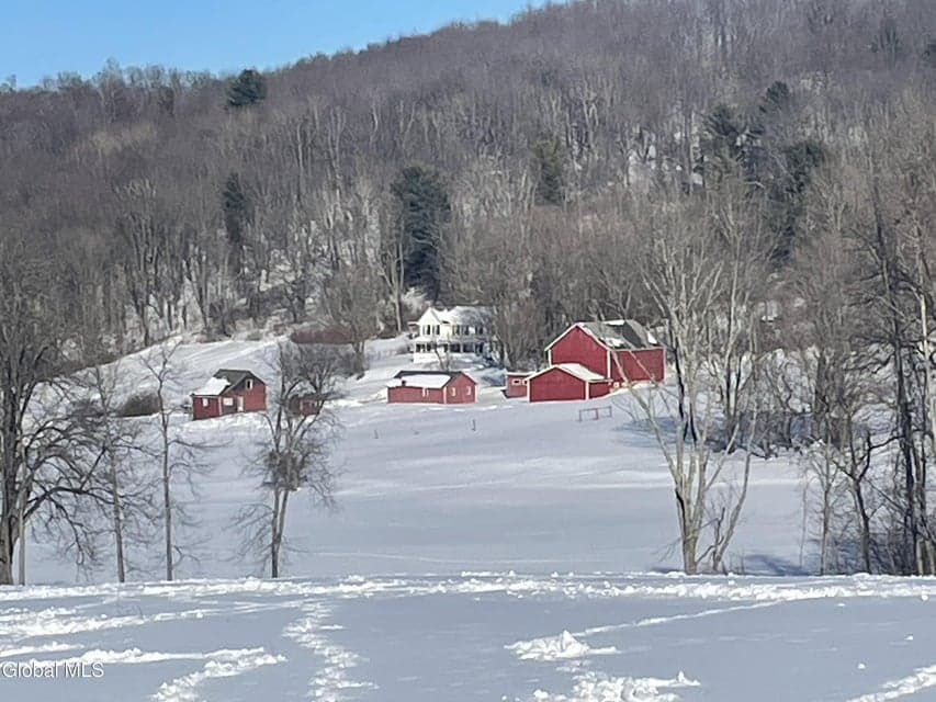 818 Middle Road, photo 3