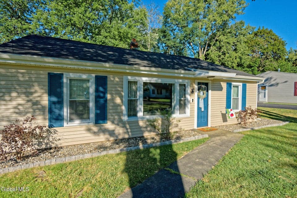 2 Alamo Lane, Colonie, NY 12304, photo 4