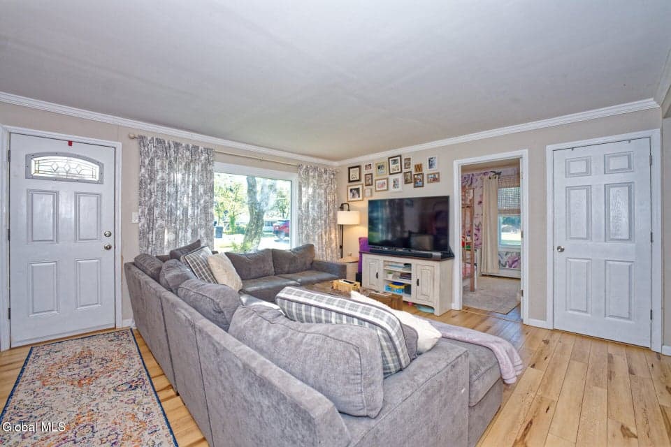 2 Alamo Lane, Colonie, NY 12304, photo 5