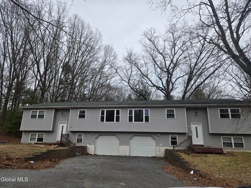 627 Englemore Road, photo 3