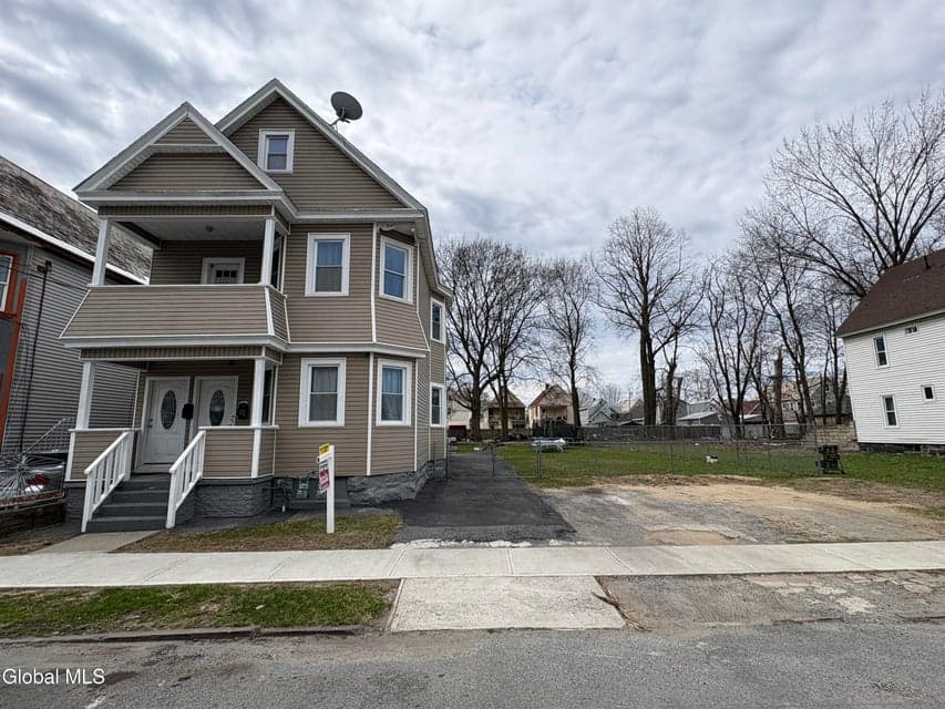 922 Emmett Street, photo 1
