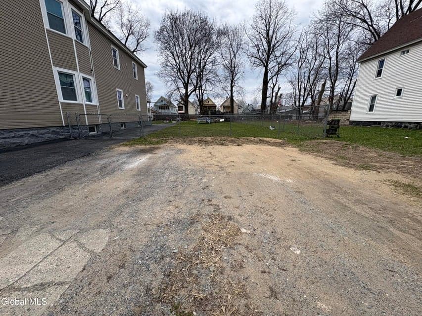 922 Emmett Street, photo 2