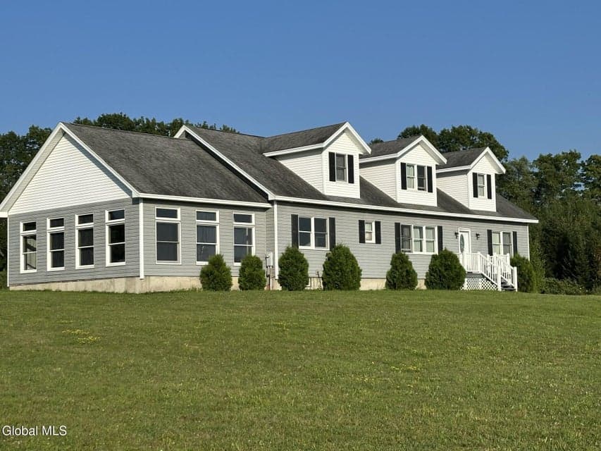 113 Bluebird Lane, photo 1