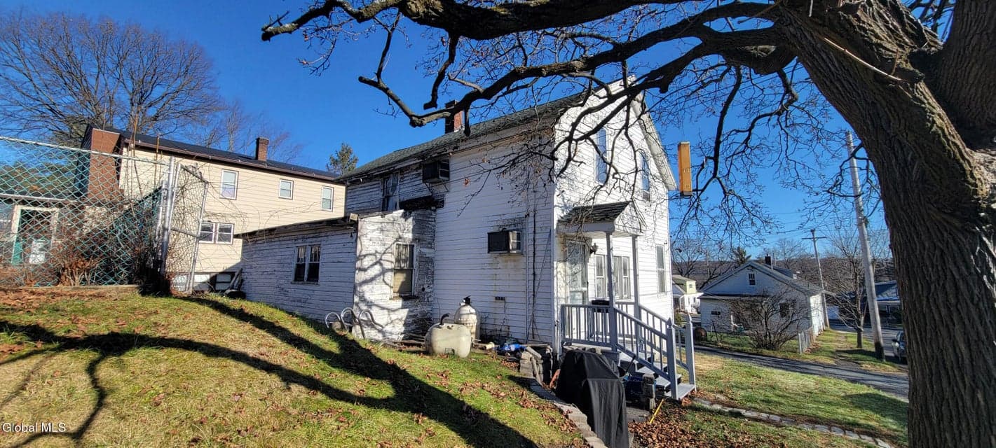 17 Hawk Street, Cohoes, NY, photo 2