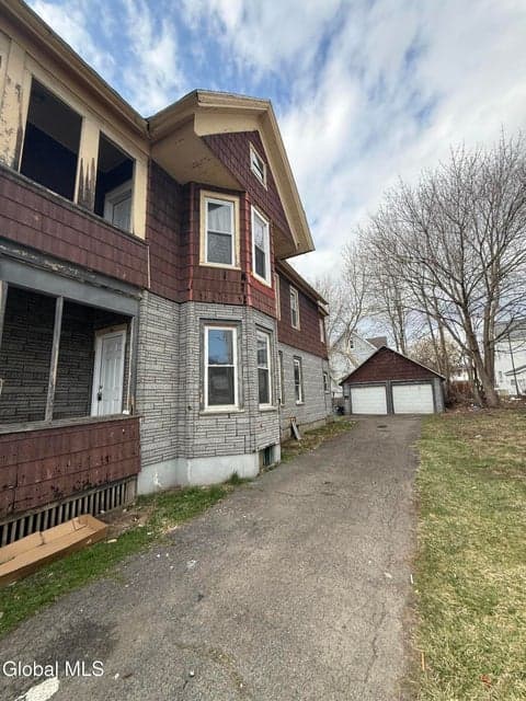 225-227 Grand Street, Amsterdam, NY 12010, photo 2