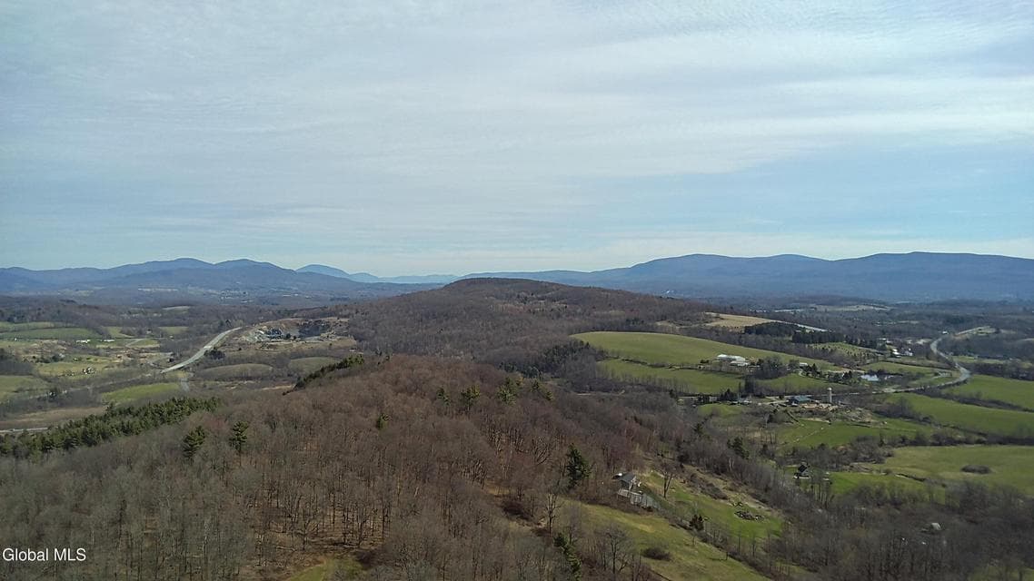 605 Breese Hollow Road, photo 1