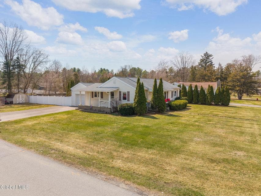 12 Bluebird Road, photo 1