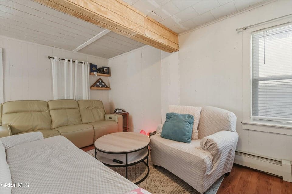 12 Tavern Road, photo 3