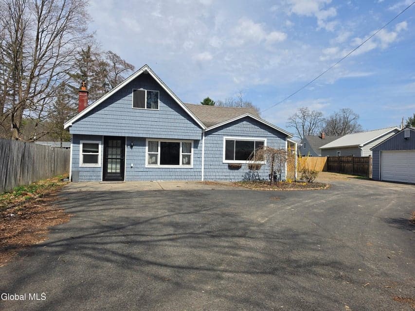 4 Valleyview Avenue, Rotterdam, NY 12306